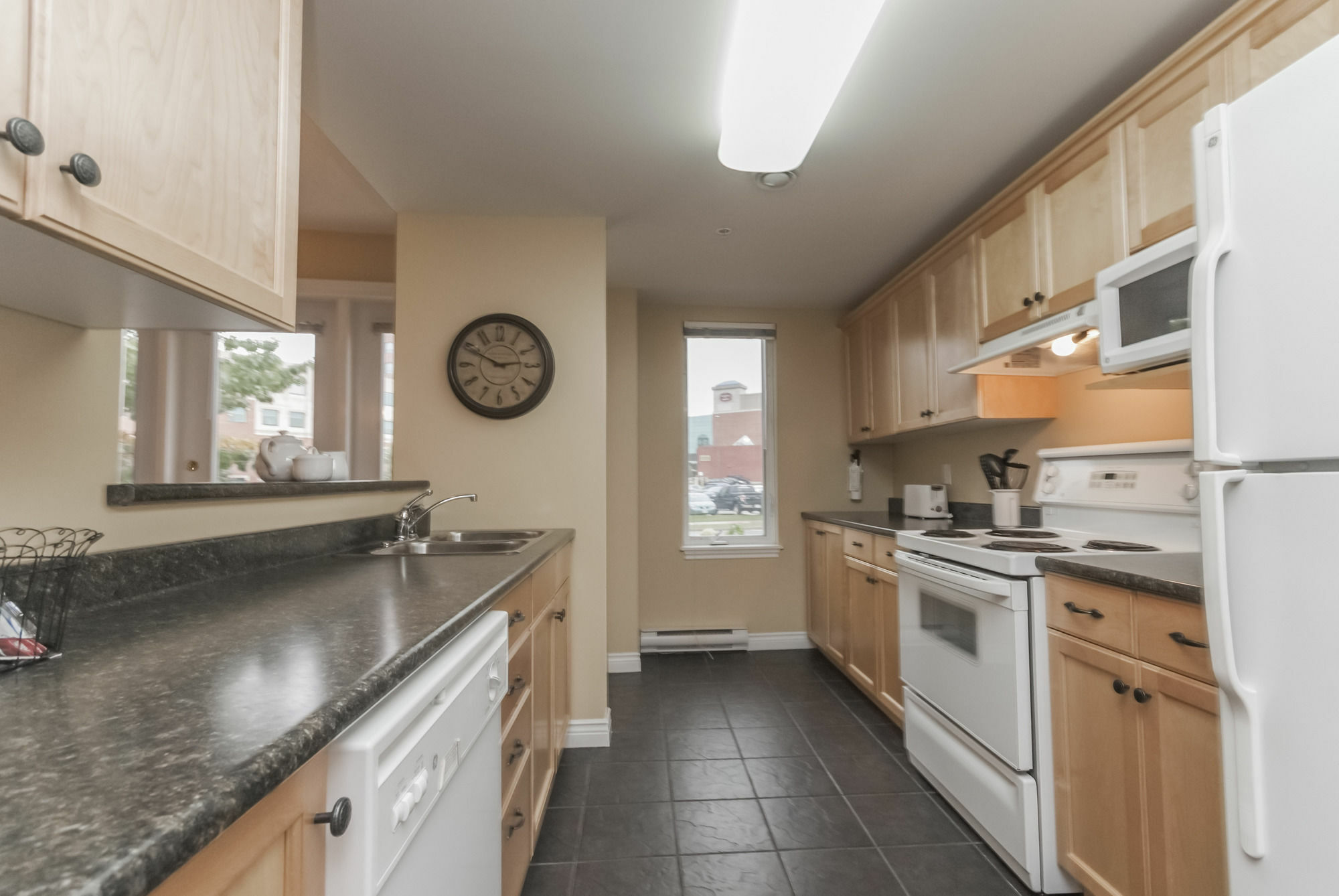 Premiere Suites Moncton Bagian luar foto