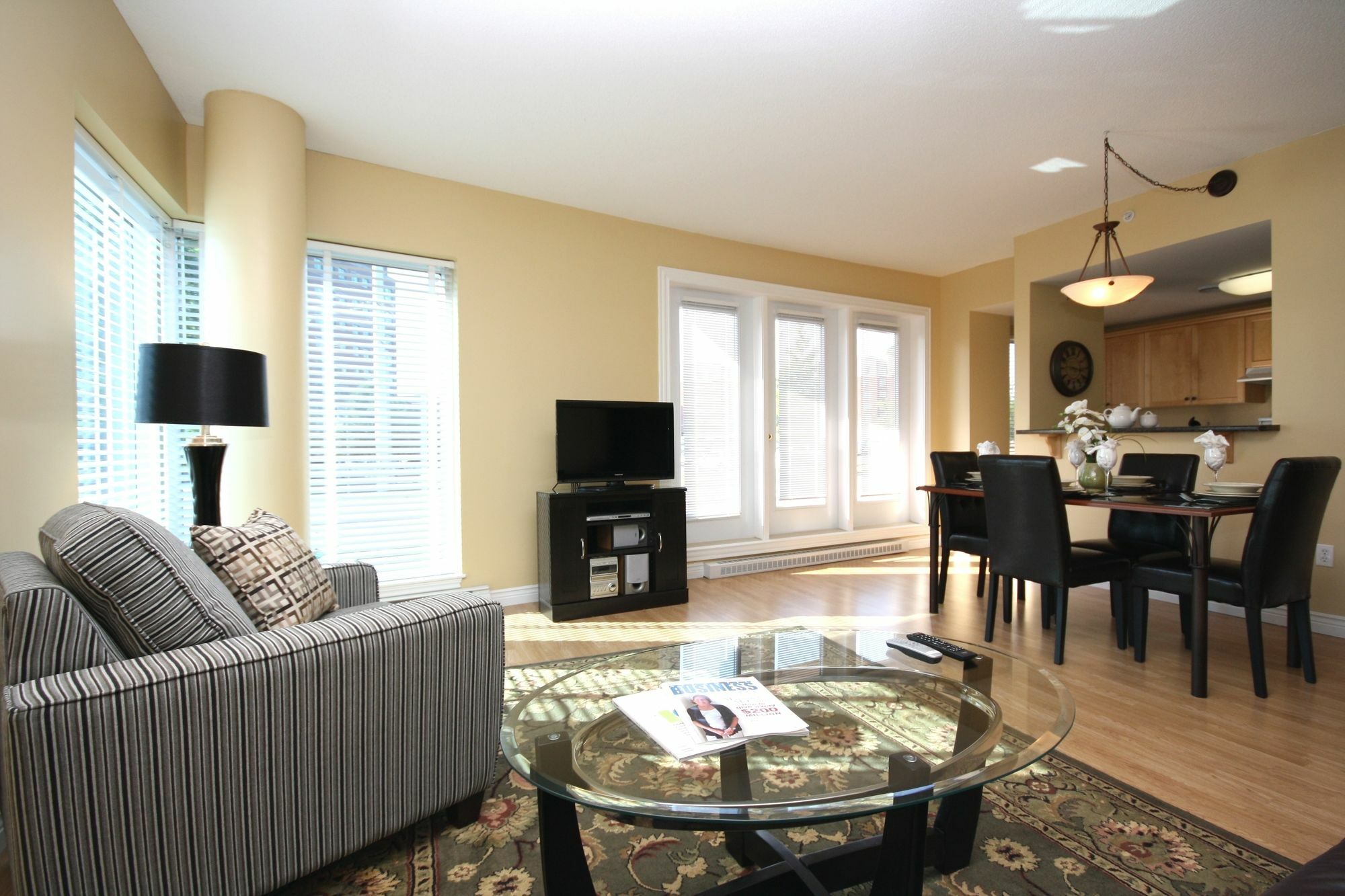 Premiere Suites Moncton Bagian luar foto